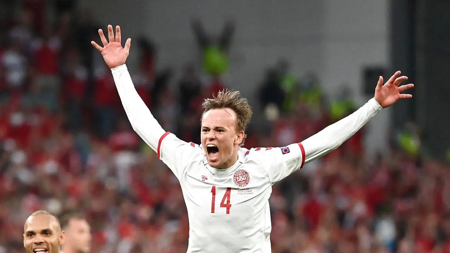 Mikkel Damsgaard storhyldes af Schmeichell.