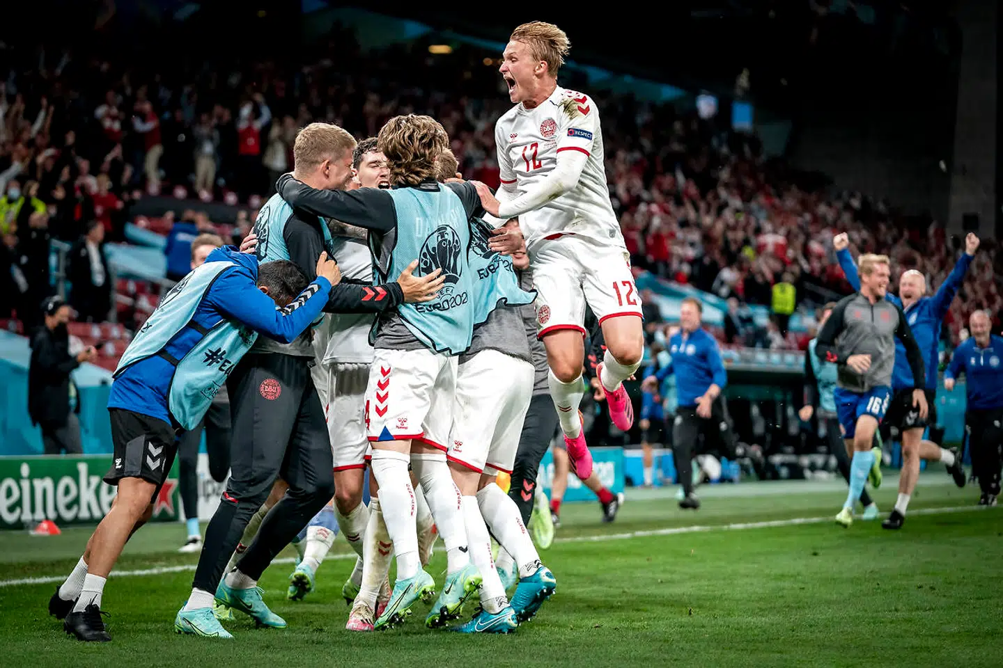 De danske spillere jubler efter scoring til 1-3 under EM-kampen mellem Danmark og Rusland i Parken i København, mandag den 21. juni 2021.. (Foto: Mads Claus Rasmussen/Ritzau Scanpix)
