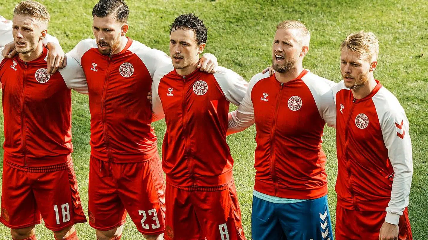 Kampen mod Belgien var speciel, da det var første gang, spillerne var på banen efter kampen, hvor Eriksen kollapsede.