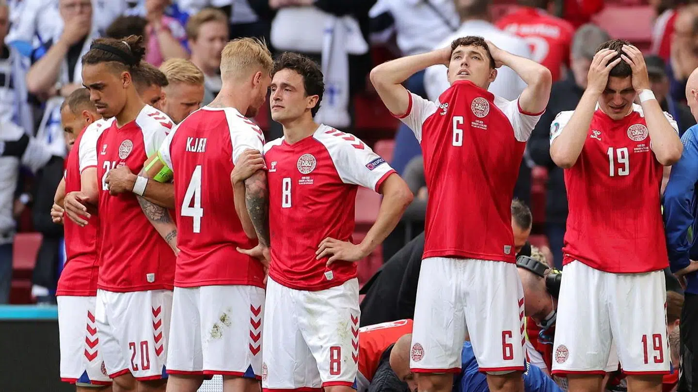 De danske landsholdsspillere i chok efter Eriksens kollaps i Parken.