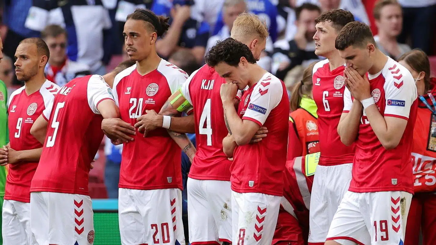 De danske landsholdsspillere i chok efter Eriksens kollaps.