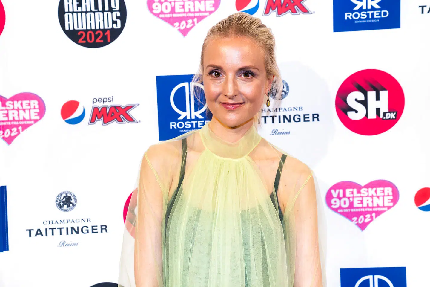 Mai Manniche ses her på Den røde løber ved Reality Awards 2021 på Docken i København.