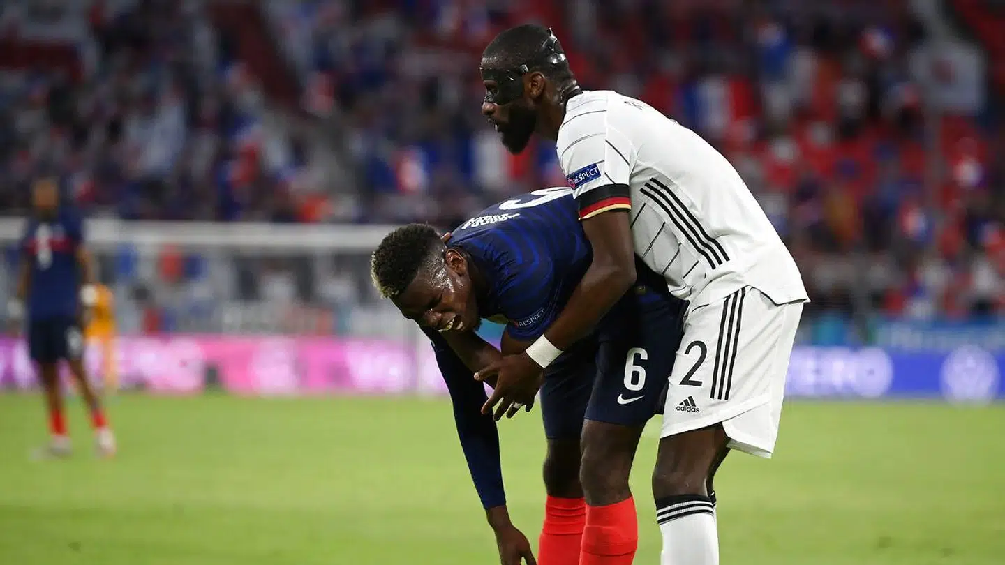 Paul Pogba (tv.) ømmer sig efter episoden.