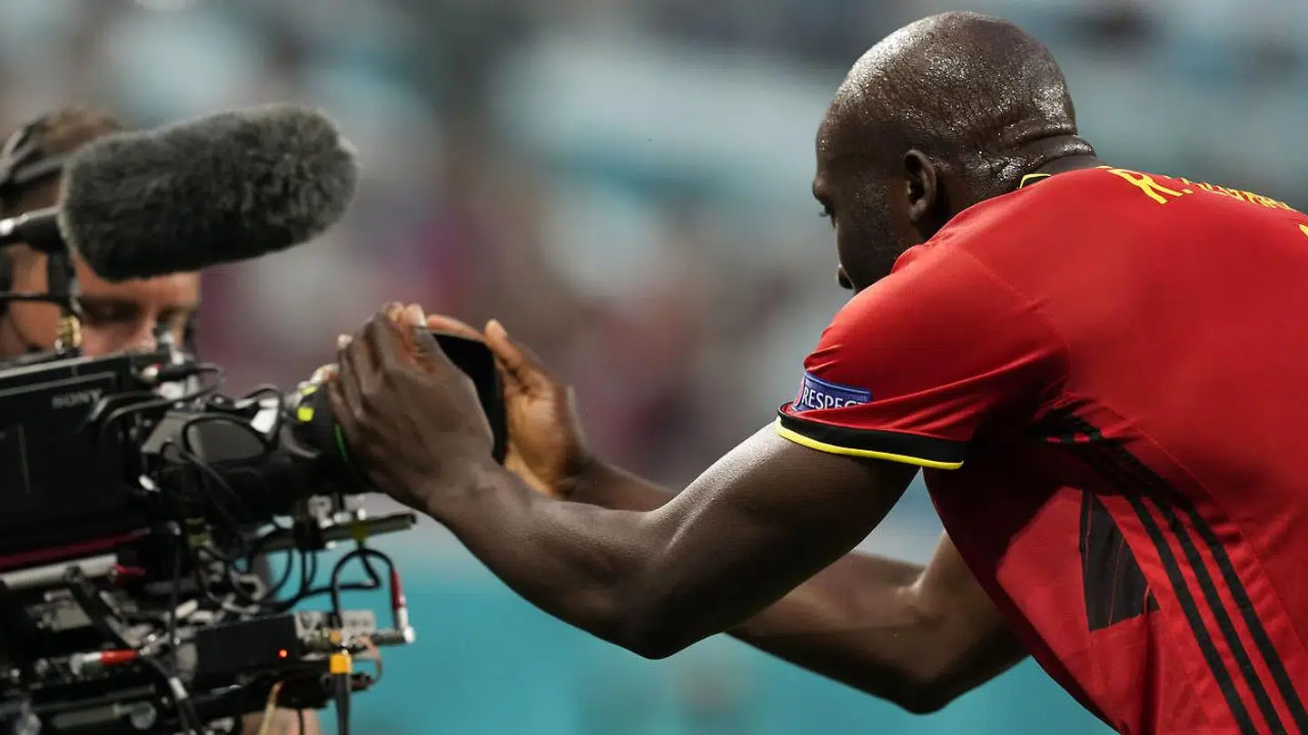 Romelu Lukaku sendte en hilsen til Christian Eriksen, da han scorede sit første mål i Belgiens 3-0-sejr over Rusland.