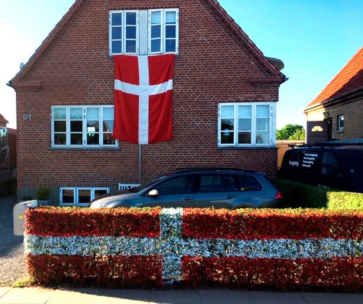 Dannebrogshækken i Maribo.