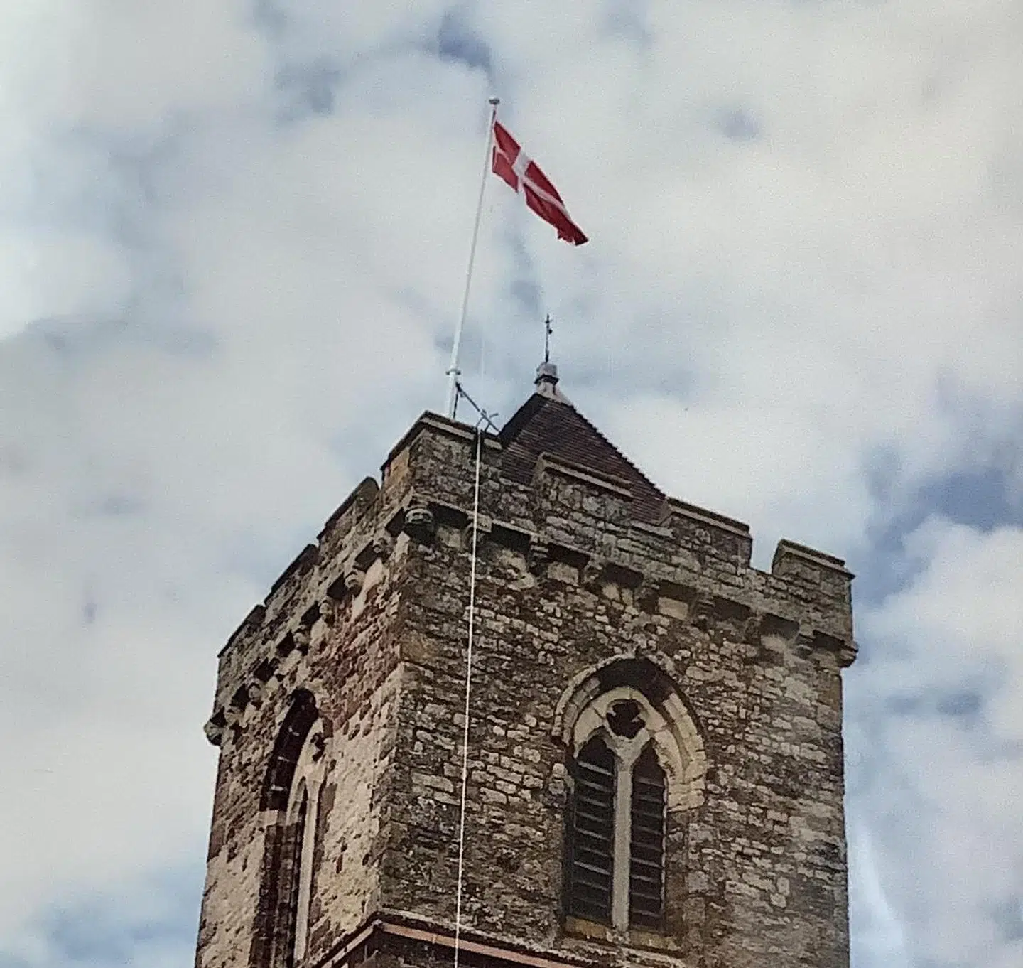 Selv i Storbritannien er det danske flag hejst.
