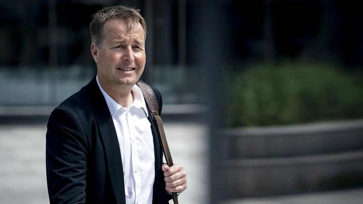 Landstræner Kasper Hjulmand har ikke kunnet få fat i Philip Billing de seneste dage.