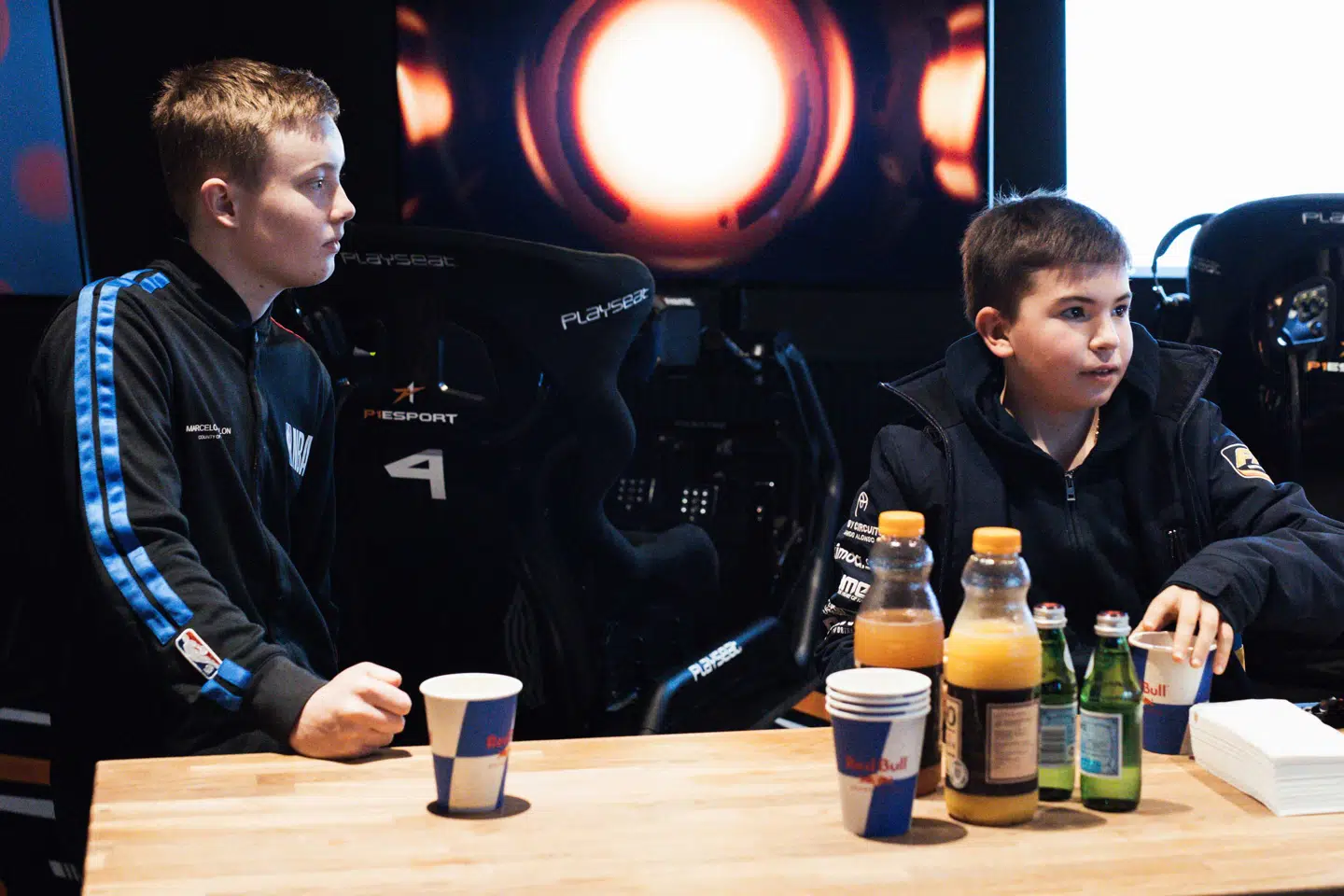 Noah Strømsted (t.v.) og Emerson Fittipaldi Jr stiller som blot 14-årige op i det danske Formel 4-mesterskab 2021.