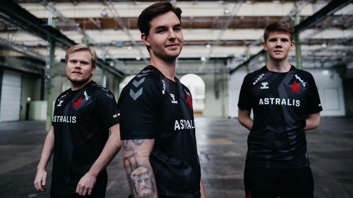 'dev1ce' (i midten) er Astralis' helt store stjerne.