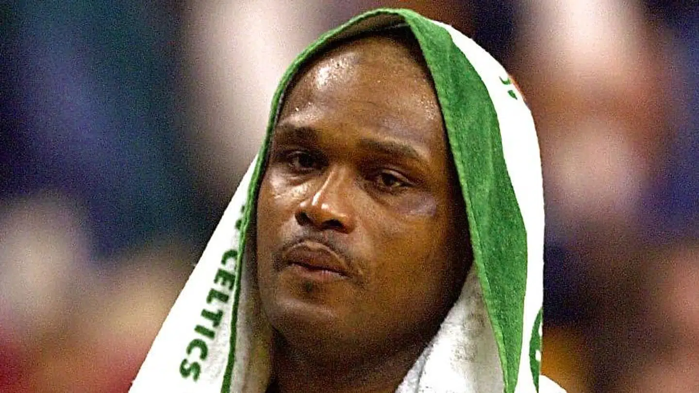 Den tidligere NBA-stjerne Antoine Walker fortæller nu om en vild gamblingepisode med Michael Jordan.