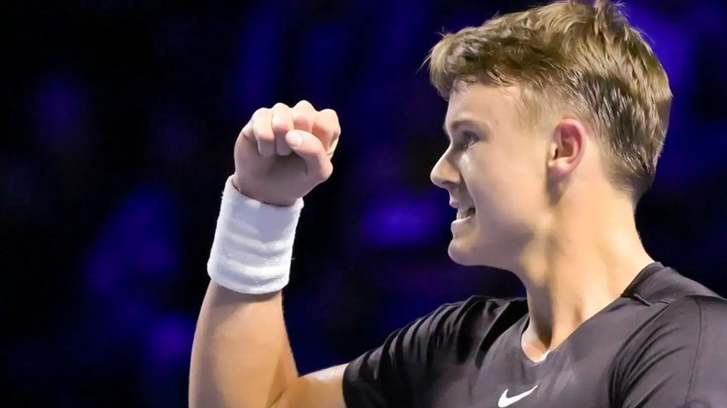 Rune tabte første sæt overbevisende, men kom så tilbage.