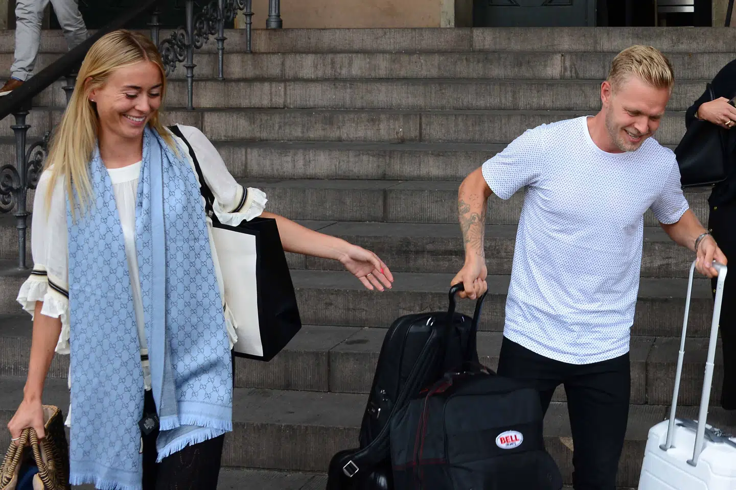 Kevin og Louise Magnussen og deres kommende barn vil fremover have bopæl i England.