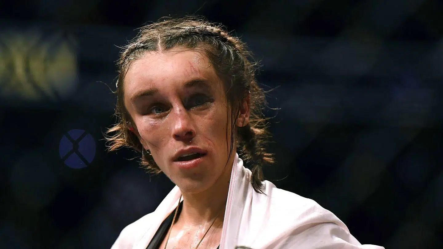 Joanna Jedrzejczyk kan andet end at flirte med Kendra Lust.