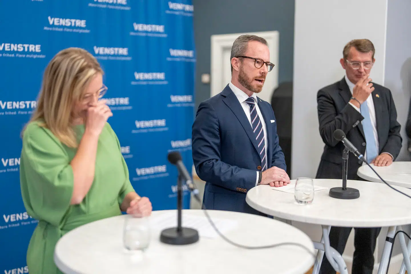 »Jakob Ellemanns-Jensens udmelding var altså nok til, at mediet X og den brede nyhedsflade kortvarigt var fri for fordømmelse, opfordring til fordømmelse, skideballer for fordømmelse og anklager om for meget, for lidt eller helt forkert opbakning til henholdsvis Israel og Palæstina,« skriver Aminata Amanda Corr.