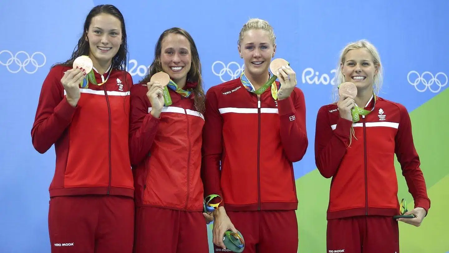 Mie Ø. Nielsen (tv.) vandt OL-bronze med Rikke Møller Pedersen, Jeanette Ottesen og Pernille Blume i Rio i 2016.