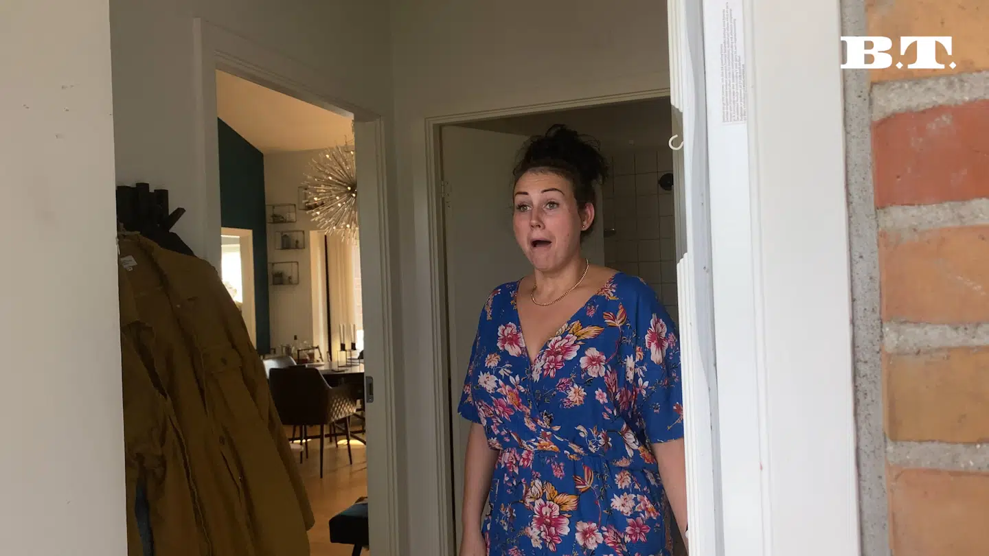 Det var en tydeligt overrasket Louise Hvidtfeldt, der åbnede døren for sin veninde.