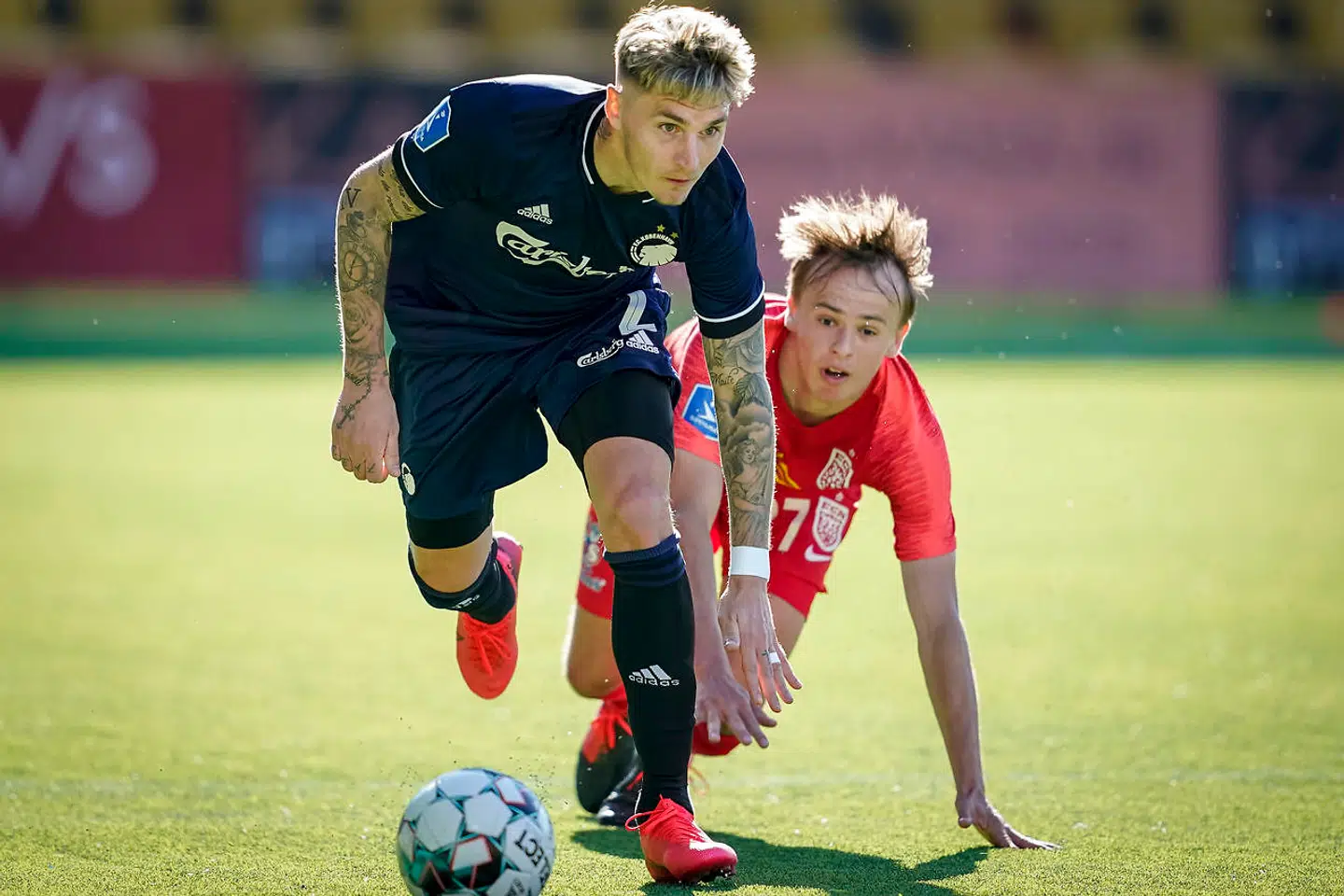 Guillermo Varela har spillet 42 kampe for FC Københavns førstehold. Her er han i aktion mod Mikkel Damsgaard og FC Nordsjælland.