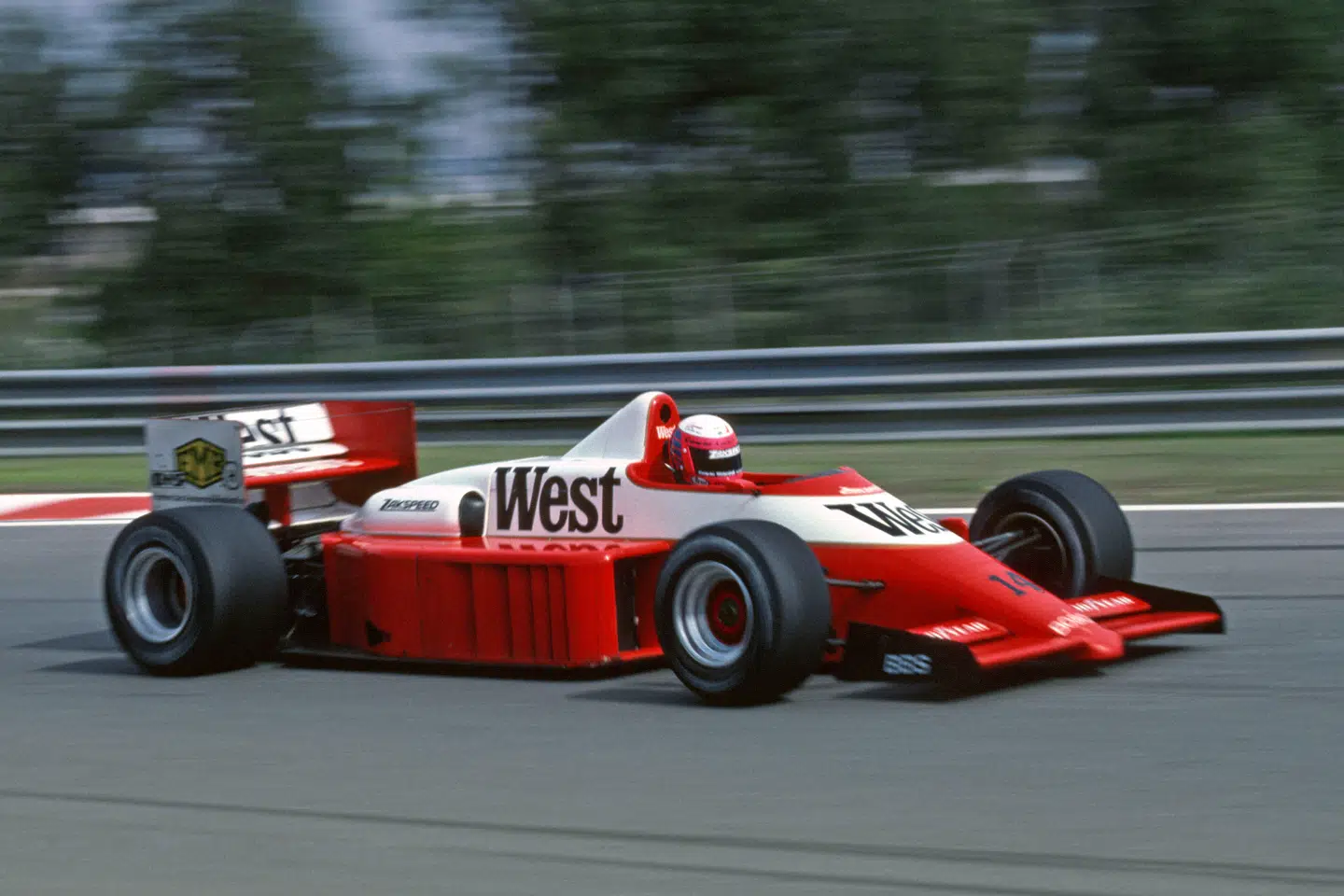 Ved en test i eftersommeren 1986 imponerede Kris Nissen det tyske Zakspeed-team så meget, at de inviterede ham til at debutere i Mexicos Grand Prix.