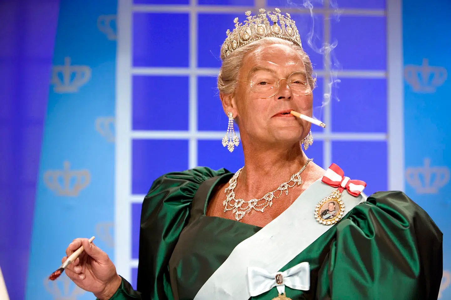 At parodiere Margrethe er blevet Ulf Pilgaards glansnummer i den årlige Cirkusrevy..