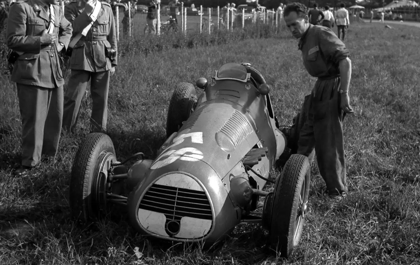 Da kun Ferrari havde en seriøs bil klar til 1952-sæsonen, besluttede man sig for at afvikle VM i både 1952 og 53 for Formel 2-biler.