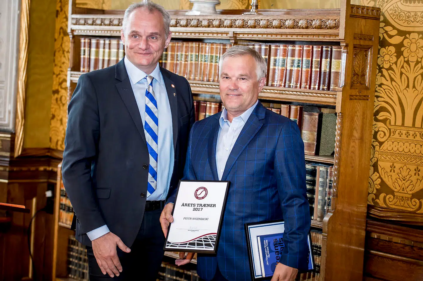 Piotr Wozniacki modtog i maj 2018 på Københavns Rådhus prisen som »Årets Træner 2017« af Dansk Tennis Forbunds formand Henrik Thorsøe Pedersen.