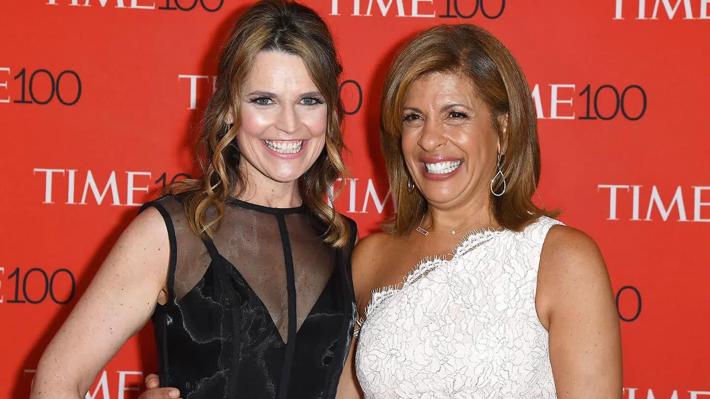 Savannah Guthrie og Hoda Kotb er værter på 'Today'-showet. Mandag havde de svært ved at holde tårerne tilbage.