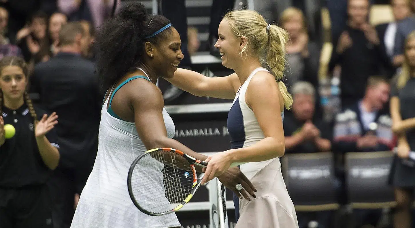 Caroline Wozniacki og Serena Williams duellerede ved en opvisningskamp i Herning i 2015.