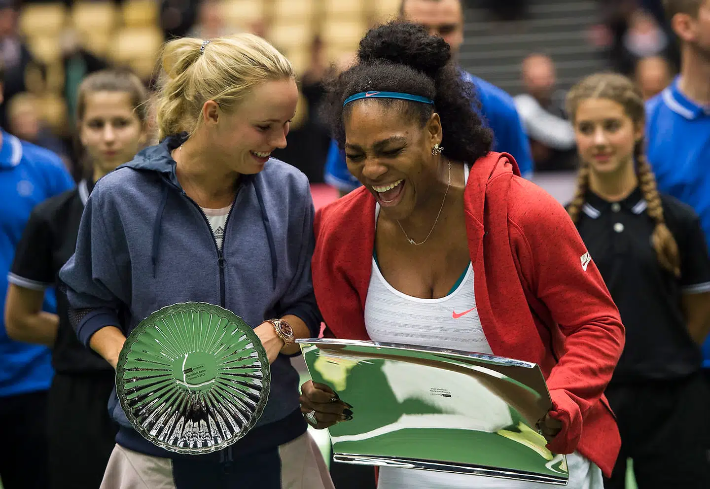 Caroline Wozniacki vandt opvisningskampen i Herning mod Serena Williams med 2-0 i sæt.