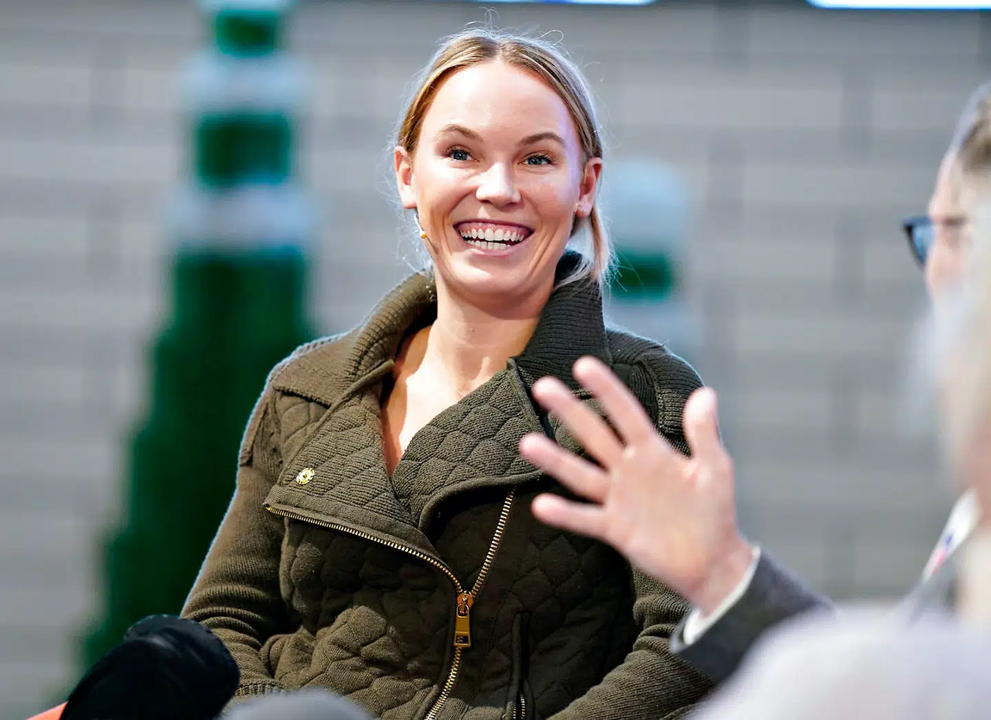 Caroline Wozniacki fortæller om sin opvækst ved tænketanktopmødet "Hvem vil børnene" i Billund House i Billund , onsdag d. 27. november 2019. Det er tænketanken DEA og LEGO Fonden der sammen med en lang række borgmestre, børne- og undervisningsminister Pernille Rosenkrantz-Theil, legeforskere, tennisspiller Caroline Wozniacki, fonde og andre vigtige aktører er gået sammen om topmødet.. (Foto: Henning Bagger/Ritzau Scanpix)