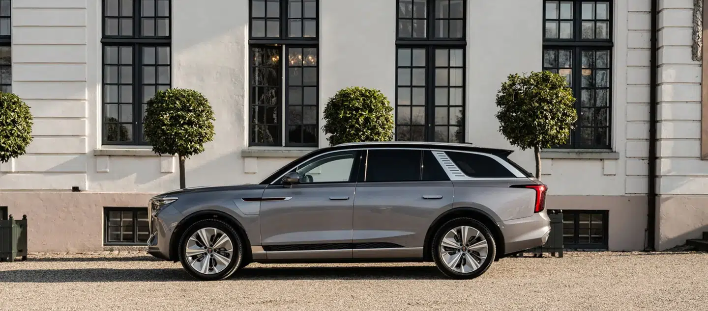 Alle modeller i Hongqi E-HS9-serien bliver sat ned i pris med cirka 350.000 kroner.