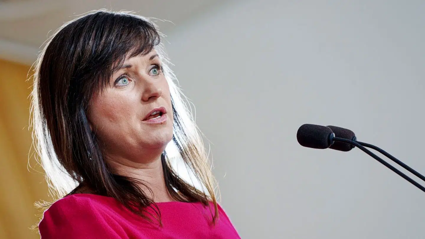 Sundhedsminister, Sophie Løhde (V), vil nu afsætte 1,5 millioner kroner til, at man kan blive klogere på den internationale forskning på ME-området. Det sker efter flere års opråb fra patienter, pårørende, politikere, professorer og læger,