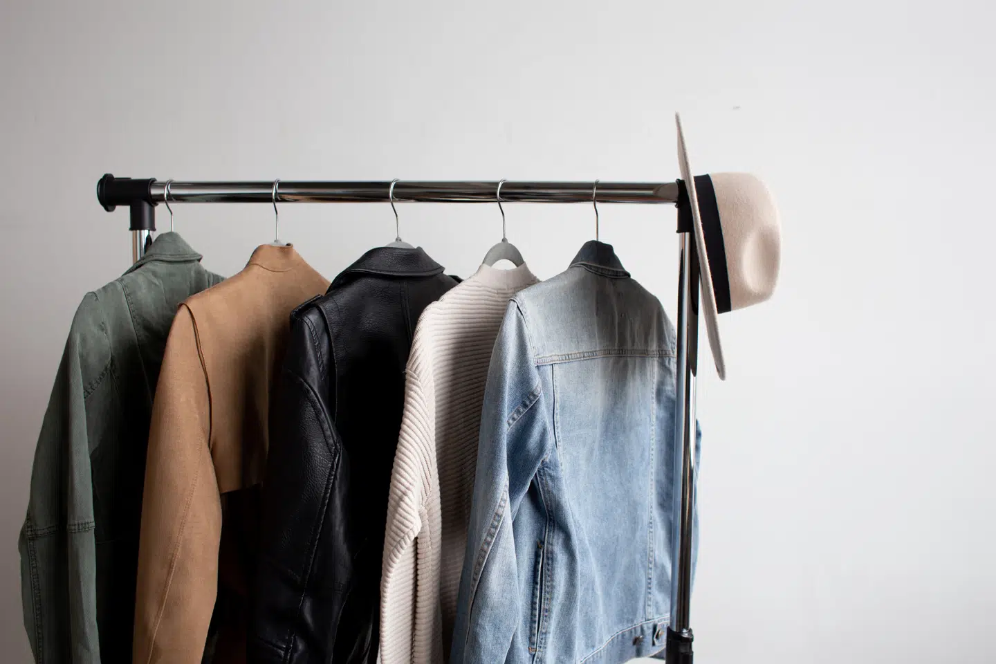 Fyld din garderobe op med lækkerier fra Eovendo. Foto: Unsplash, Amanda Vick