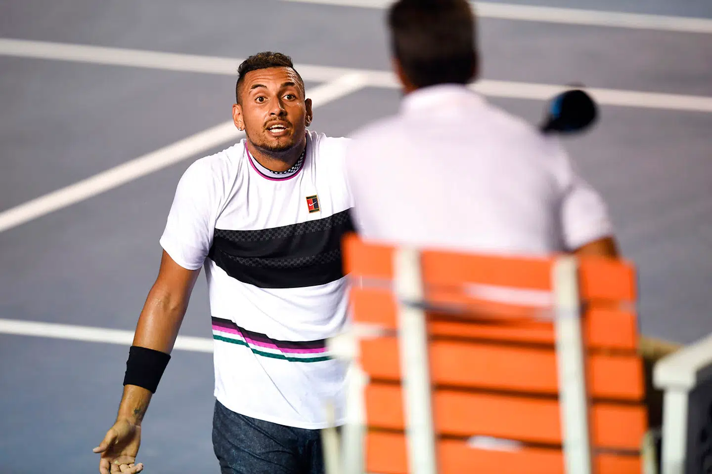 Den australske tennisspiller Nick Kyrgios skælder dommeren ud under en kamp mod Rafael Nadal i Mexico i februar.