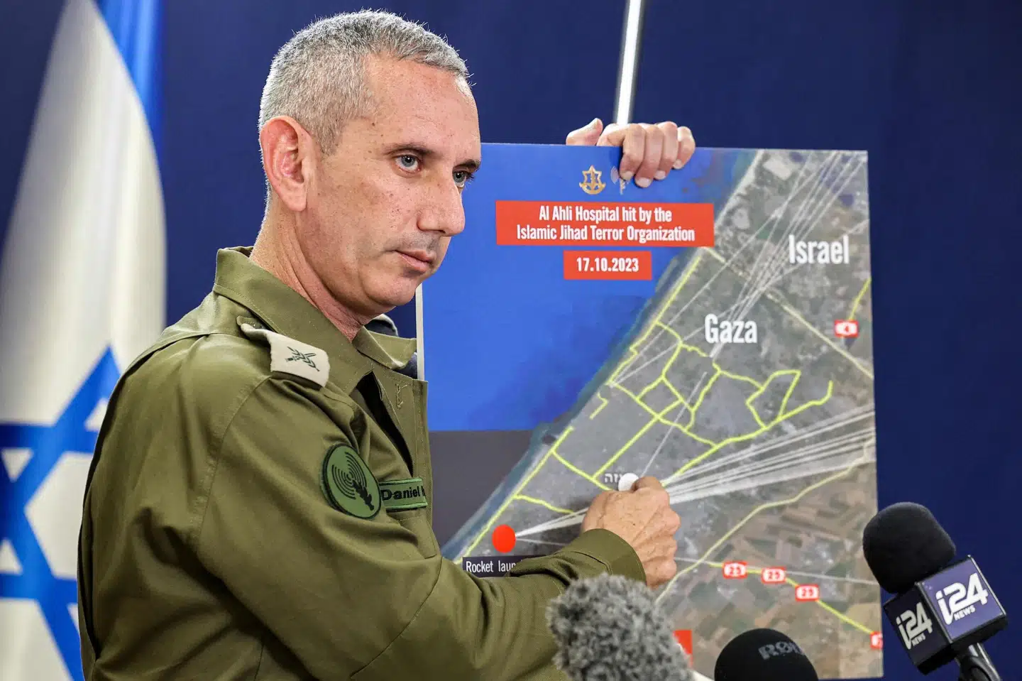 - Hamas har indrettet kommando- og kontrolcentre samt skjulesteder for deres terrorister og deres ledere, siger den israelske hær talsmand, Daniel Hagari.