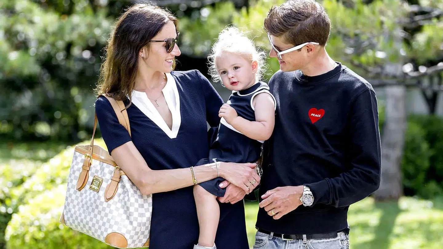 Jakob Fuglsang, dansk cykelrytter der kører for Astana Pro Team. Fuglsang bor i Monaco sammen med sin kone Loulou og datteren Jamie Lou.