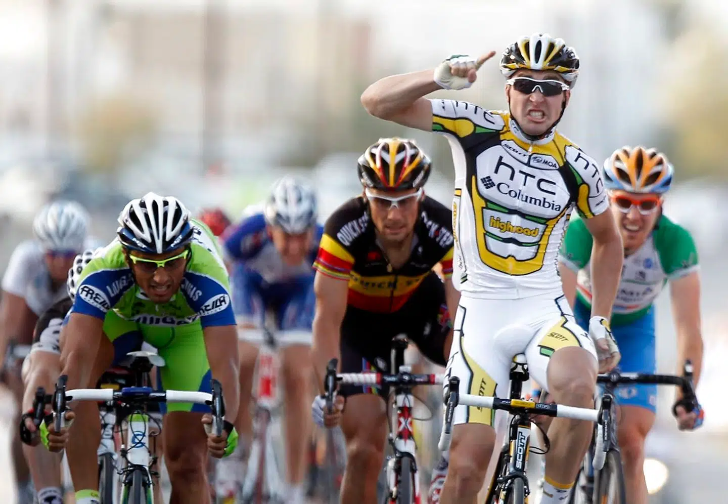 Adam Hansen i aktion.