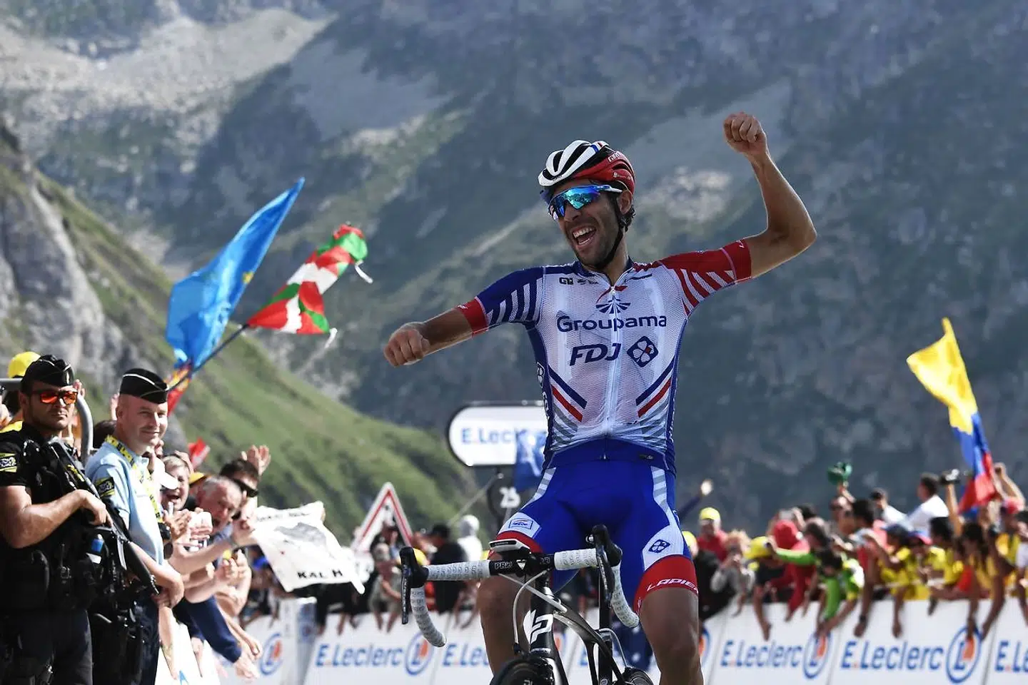 Thibaut Pinot er fransk og kører for Groupama-FDJ. Lørdag var han den eneste, der var hurtigere end Alaphilippe på toppen af Tourmalet.