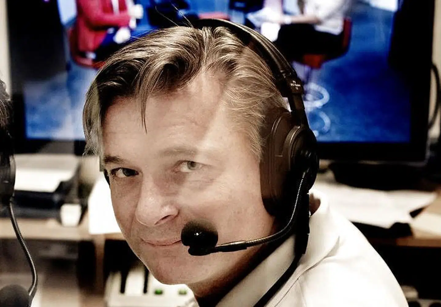 Michael Mortensen har tidligere spillet på det danske Davis Cup-tennislandshold og er nu ansat som kommentator på tv-kanalen Eurosport.