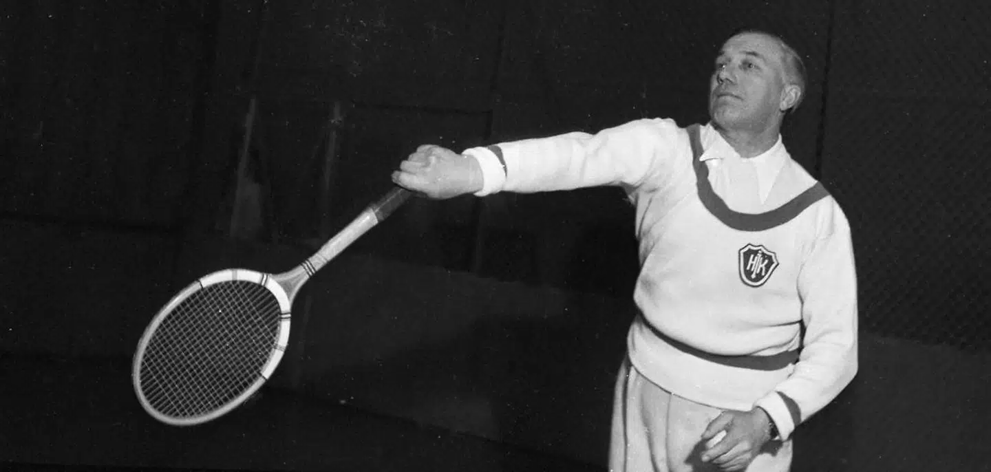 Einer Ulrich var i 1927 med til at spille Danmark frem til Europafinalen i Davis Cup.