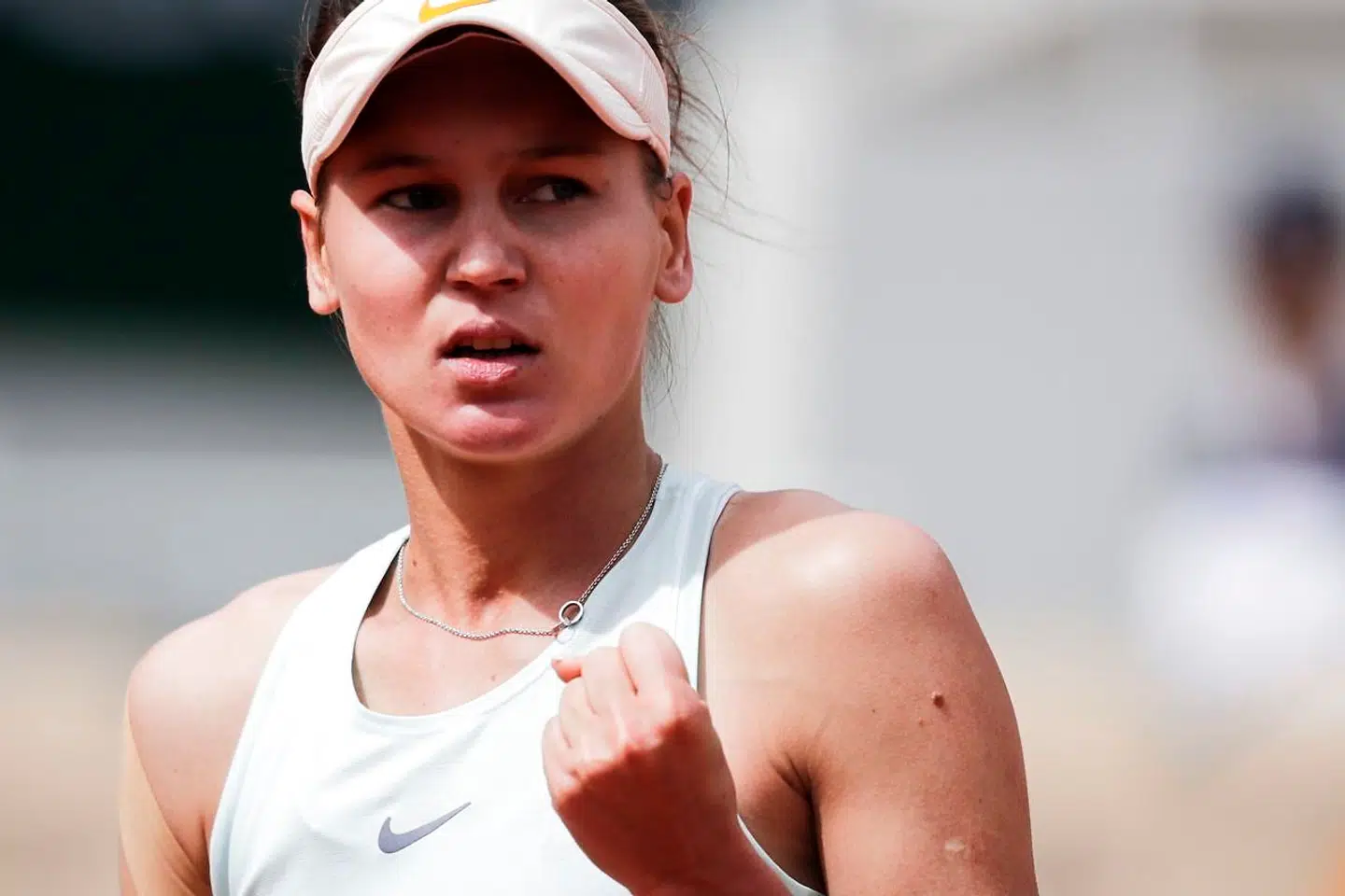 Veronika Kudermetova startede skidt med dominerede mod slutningen af kampen mod Caroline Wozniacki.