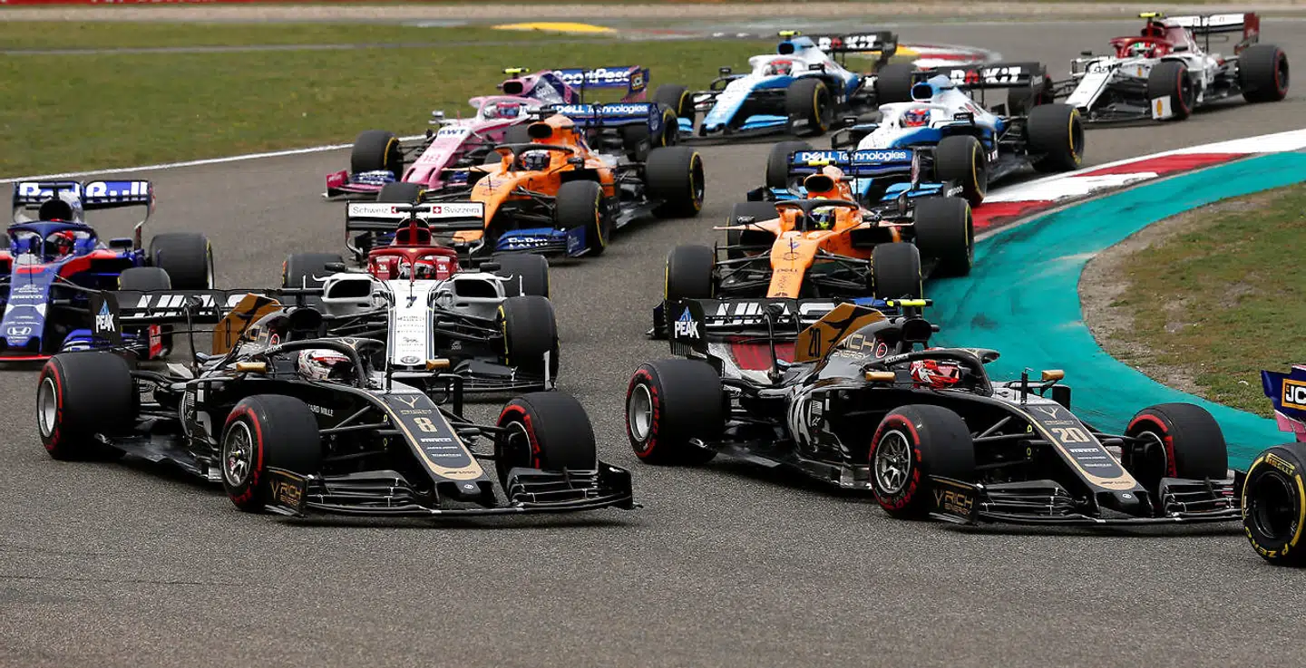 Romain Grosjean og Kevin Magnussen side om side i Kina.