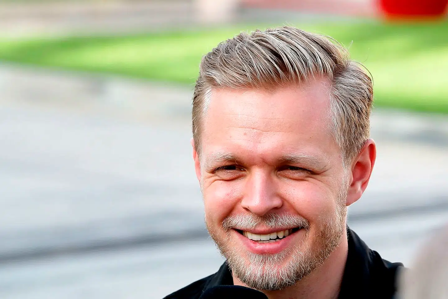 Kevin Magnussen i paddocken i Bahrain.