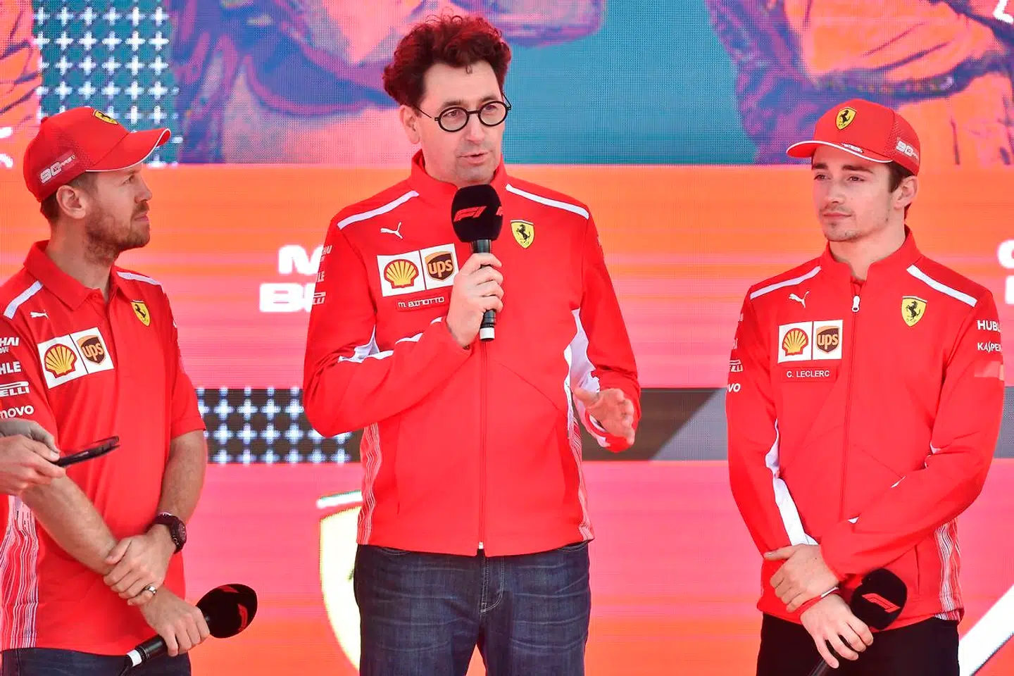 Ferraris Sebastian Vettel og Charles Leclerc sluttede som henholdsvis nummer fire og fem, men det billede kunne have set anderledes ud, hvis Leclerc havde fået lov til at angribe sin holdkammerat, da han havde muligheden sent i løbet.