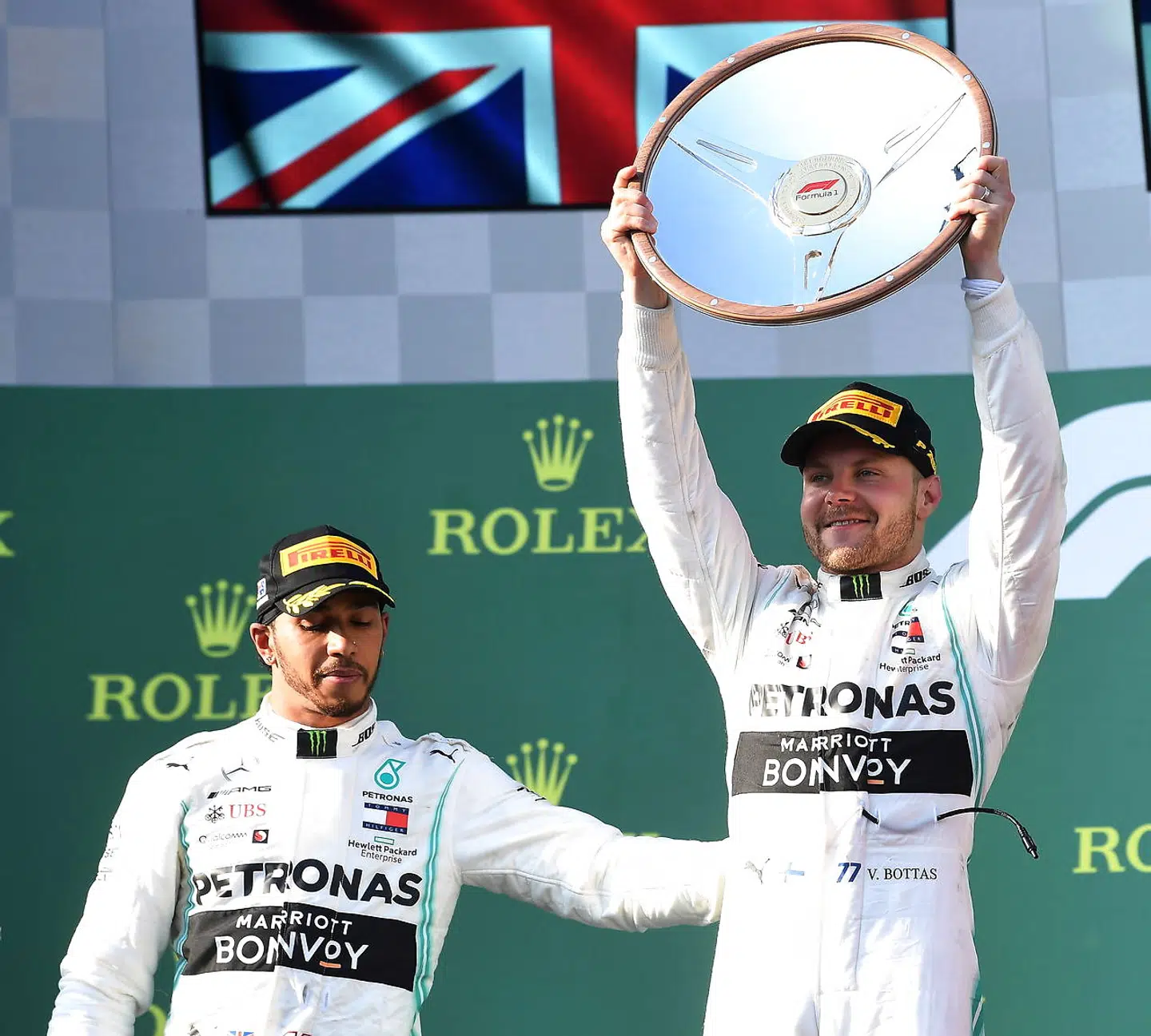 Valtteri Bottas løb med sejren i Australien foran holdkammeraten Lewis Hamilton.