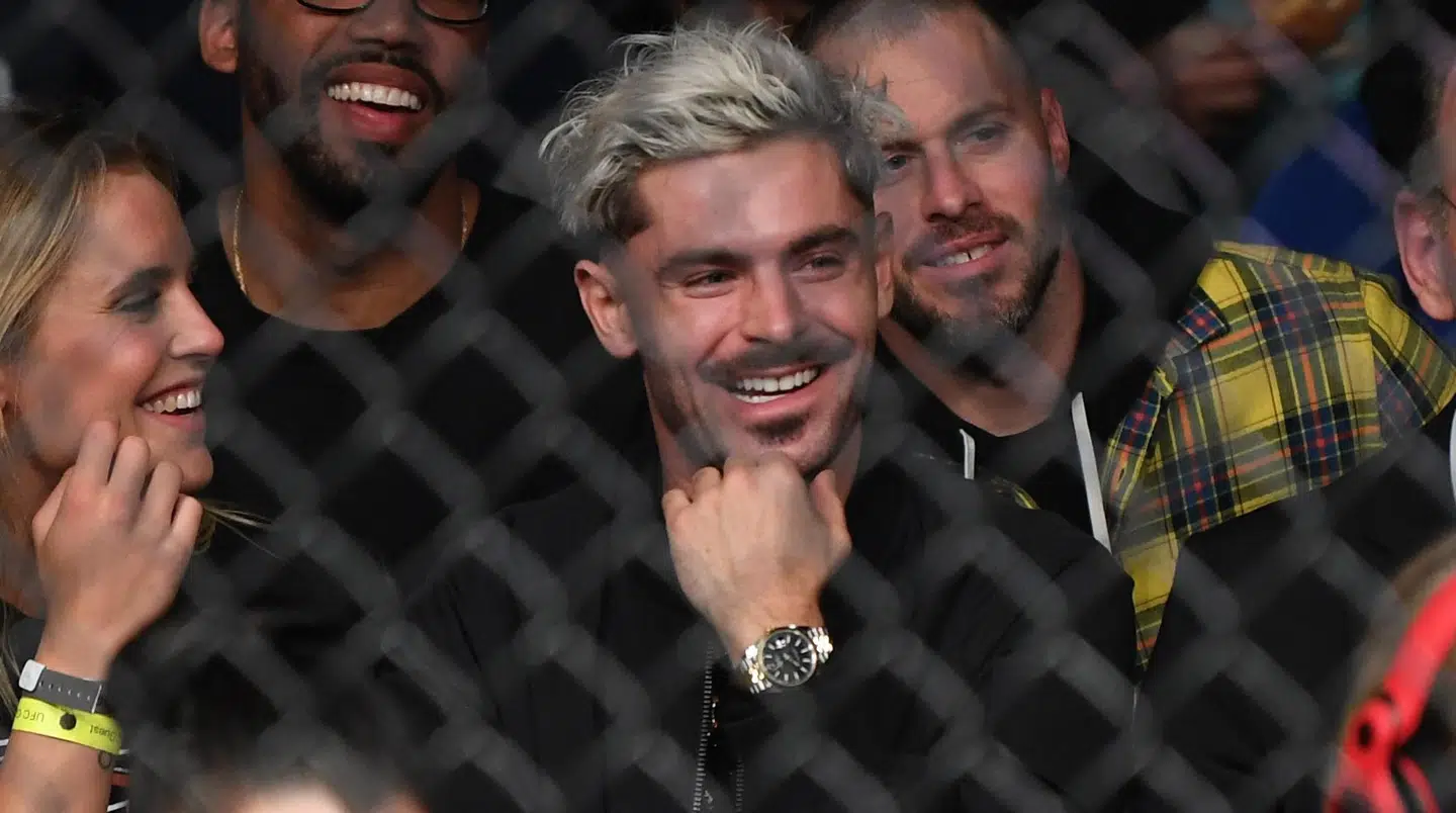 Den danske svømmer Sarah Bro er de seneste dage blevet set sammen med Hollywood-stjernen Zac Efron flere gange. Her er det til en UFC-kamp i Las Vegas. Foto: Jeff Bottari/Zuffa LLC