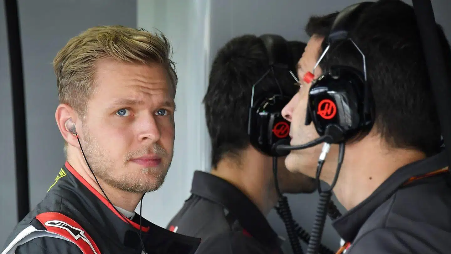 Kevin Magnussen har haft et godt år på banen og økonomisk. (Photo by NELSON ALMEIDA / AFP)