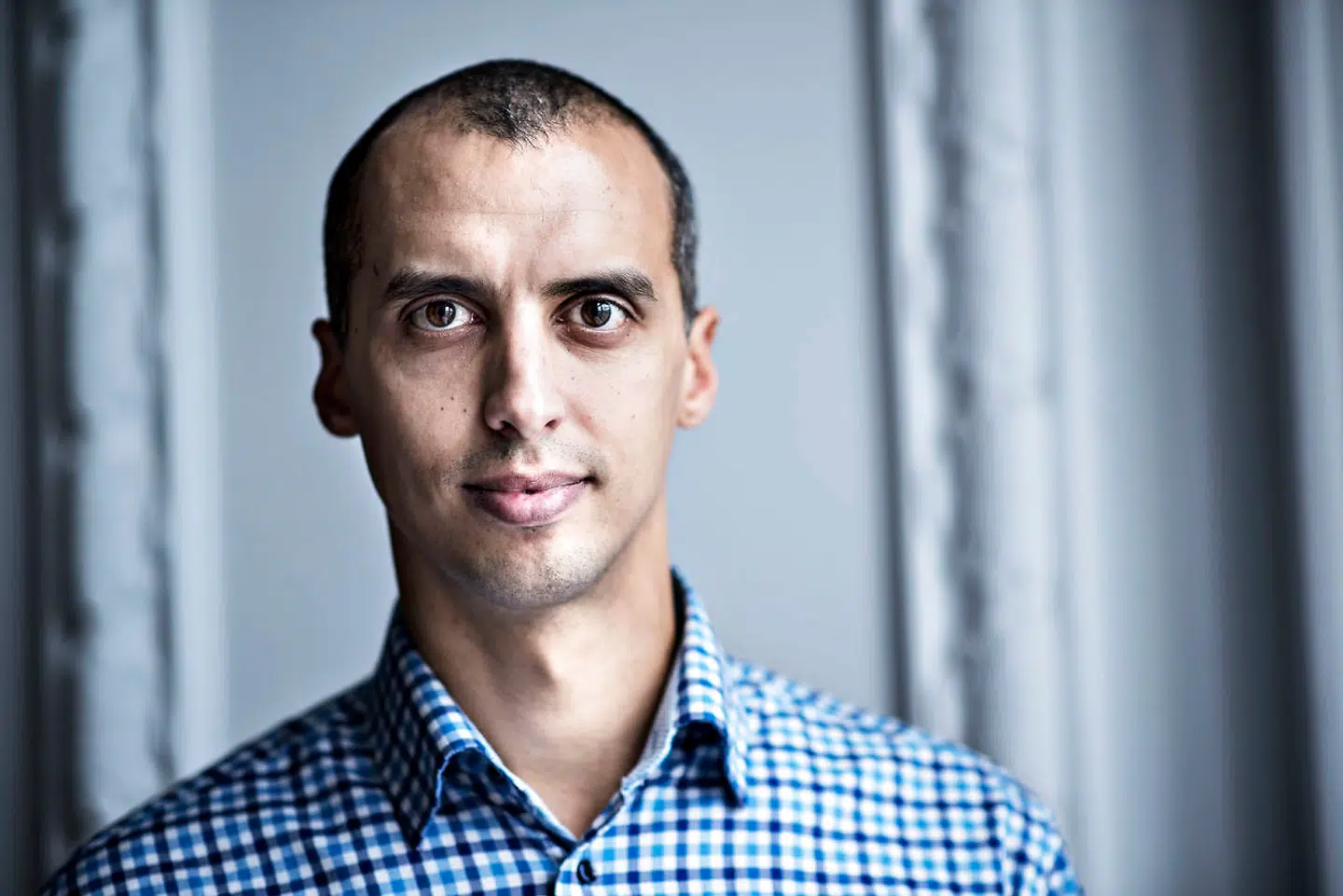 »På udlændingeområdet, vil der altid være en enkelt sag, som kommer i klemme. Men her er der tale om mange sager, hvor afgørelserne for mig slet ikke giver mening,« siger Mattias Tesfaye (S).
