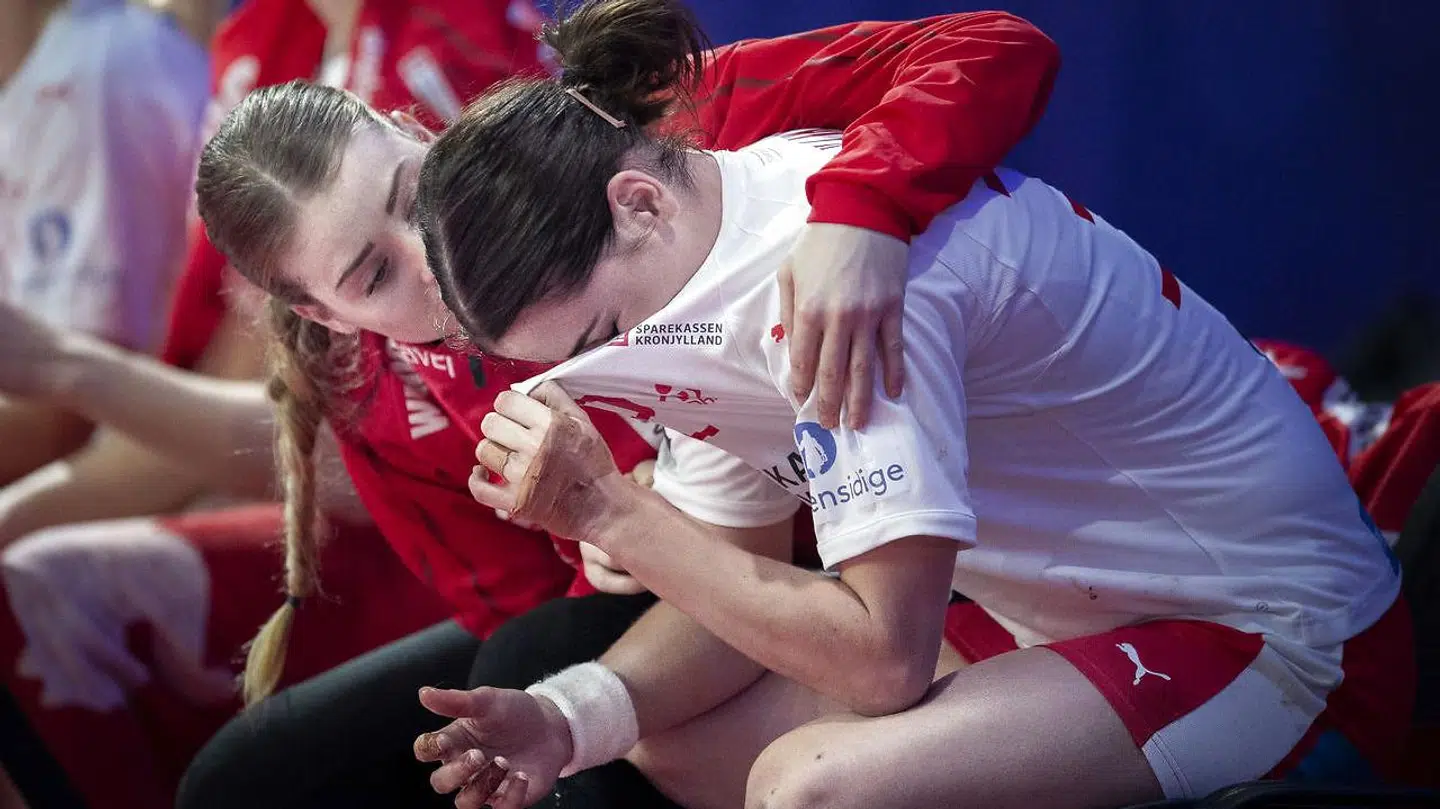 Danmark var i store problemer mod Rusland mandag aften.