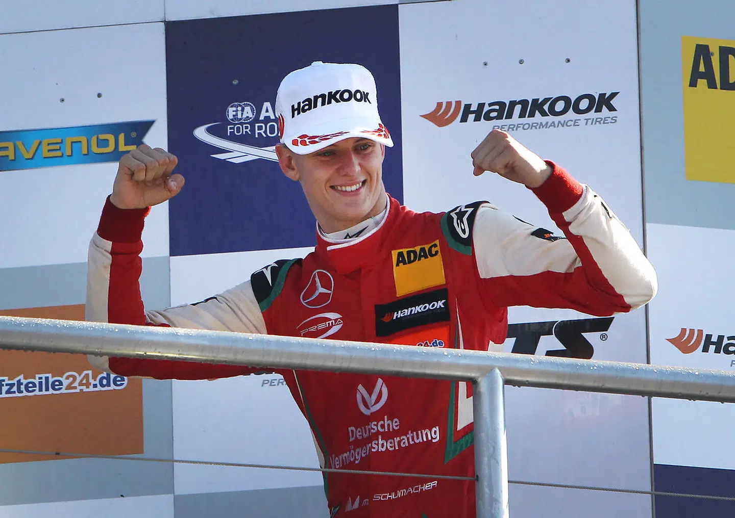 Mick Schumacher fejrer FIA Formula 3-sejren i denne sæson. (Photo by Daniel ROLAND / AFP)