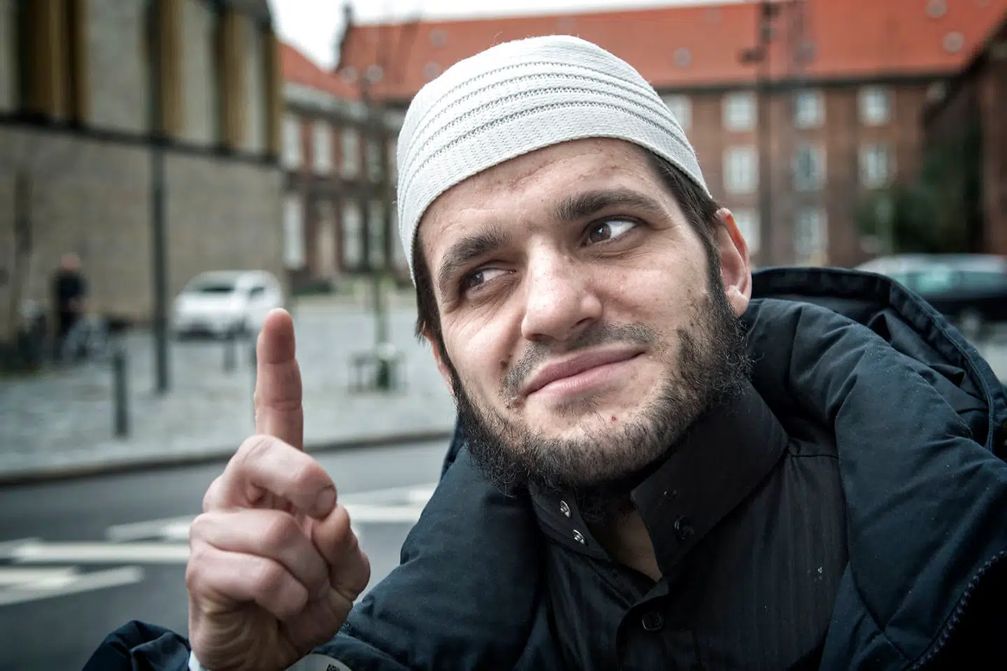 Adnan Avdic har en dom for at hylde terror og udtale, at homoseksuelle skal smides ud fra høje bygninger. Tidligere på året fik han en advarsel om, at han kunne være blevet udvist betinget.